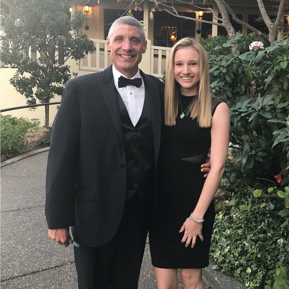 Elegant Black French Connection Sleeveless Dress - Picture 2 of 14